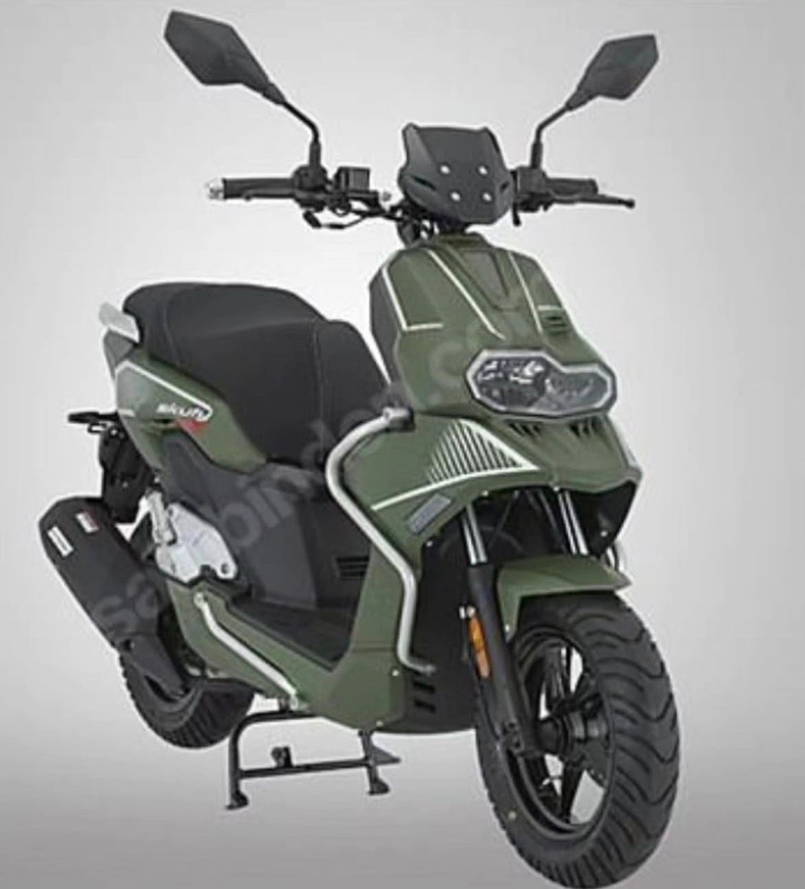 İkra Scooter Rent - Zeytin yeşili scooter